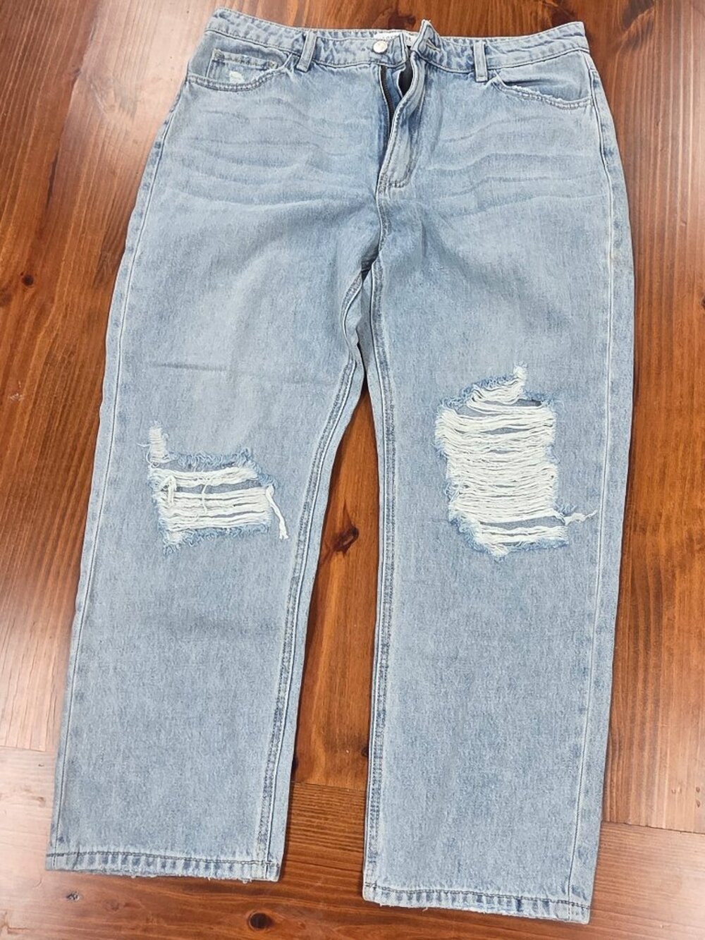 Lovervet Distressed Barrell Fit Jeans